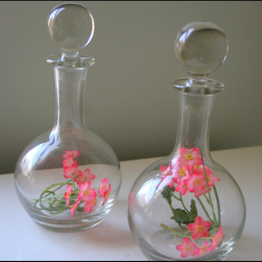 Rogaska Kidric Crystal Decanter Pair Decorative